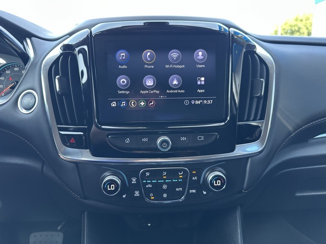 2021 Graphite Metallic Chevrolet Traverse LT AWD SUV