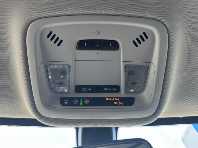 2021 Graphite Metallic Chevrolet Traverse LT AWD SUV