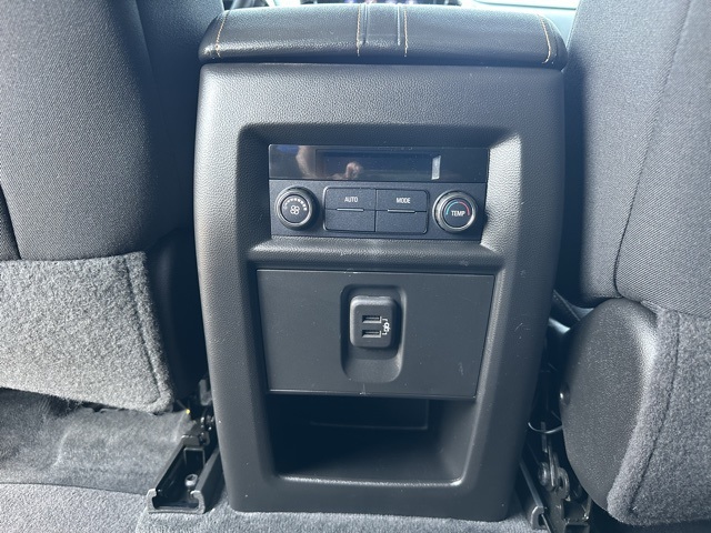 2021 Graphite Metallic Chevrolet Traverse LT AWD SUV