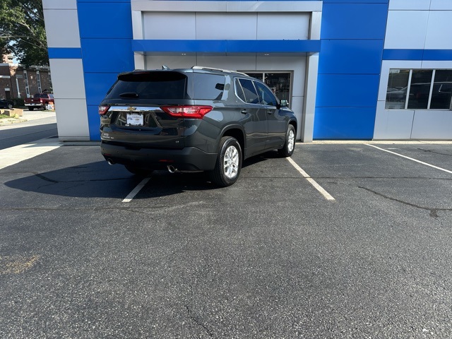 2021 Graphite Metallic Chevrolet Traverse LT AWD SUV