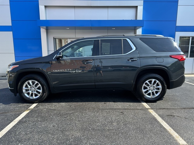 2021 Graphite Metallic Chevrolet Traverse LT AWD SUV