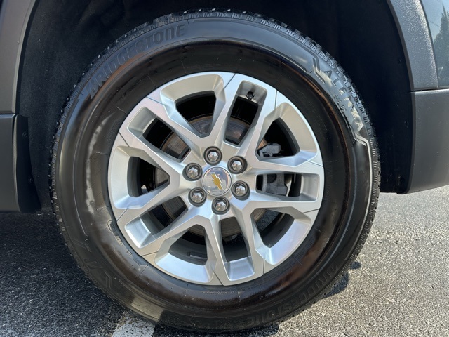 2021 Graphite Metallic Chevrolet Traverse LT AWD SUV