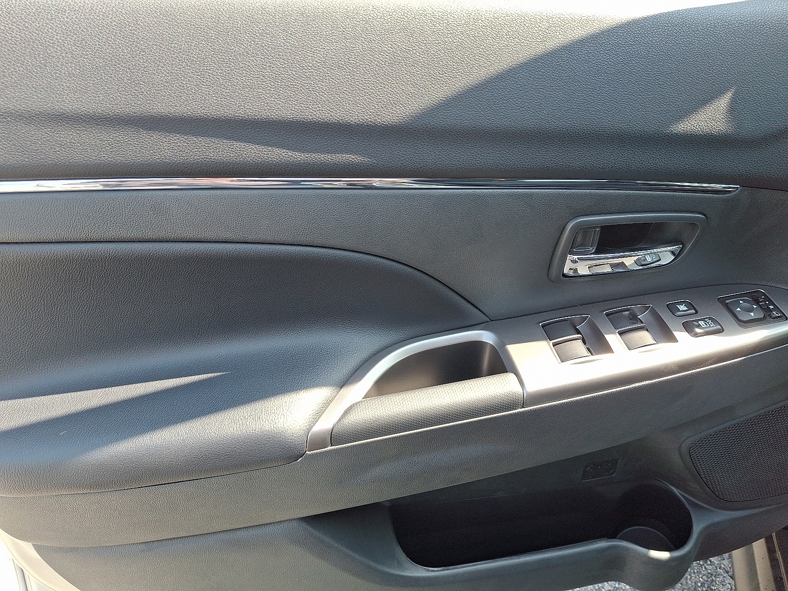 2025 Mitsubishi Outlander Sport SE photo 11