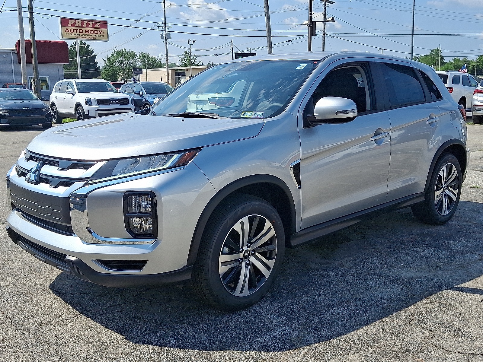 2025 Mitsubishi Outlander Sport SE photo 2