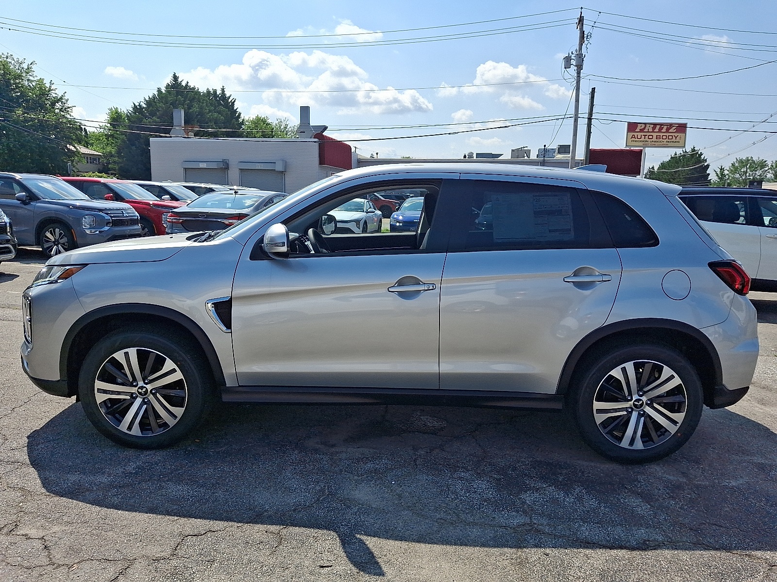 2025 Mitsubishi Outlander Sport SE photo 3