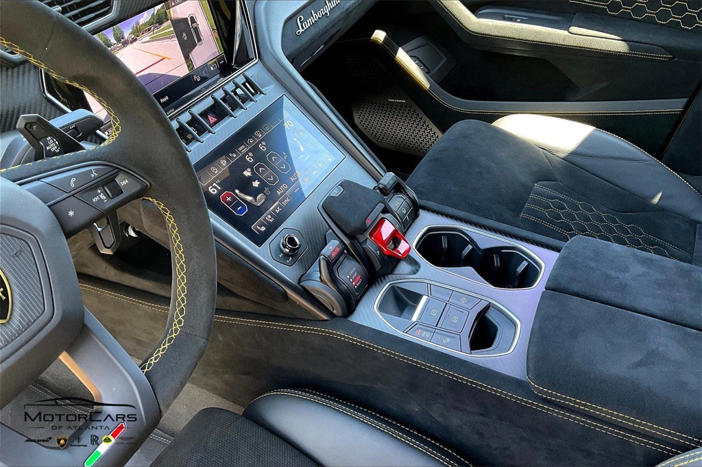 2023 Giallo Midas Lamborghini Urus Performante AWD SUV