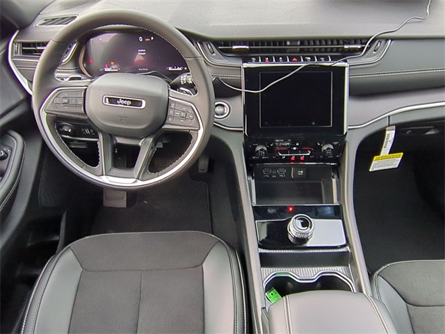 new 2025 Jeep Grand Cherokee car, priced at $45,087