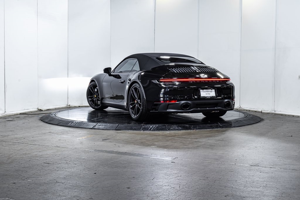 2024 Porsche 911 GTS Cabriolet photo 3