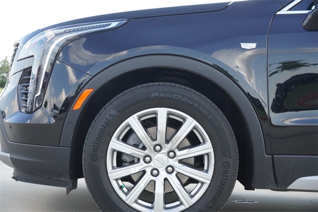2022 Cadillac XT4 Premium Luxury photo 3