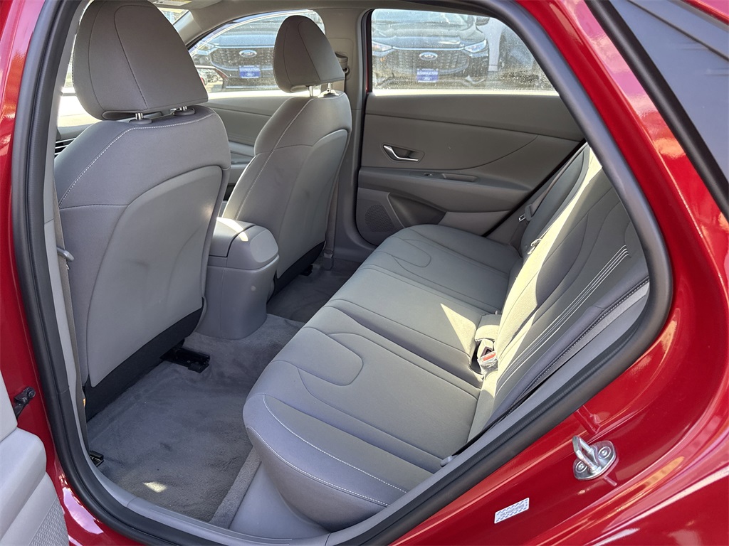2023 Hyundai Elantra SEL photo 34
