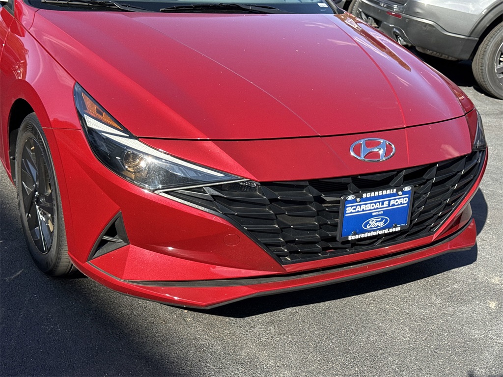 2023 Hyundai Elantra SEL photo 8
