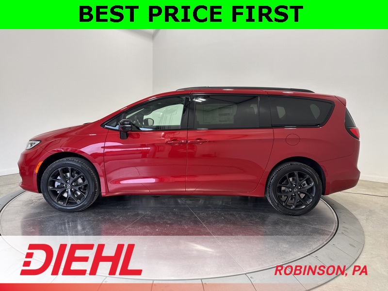 2026 Chrysler Pacifica Limited photo 4