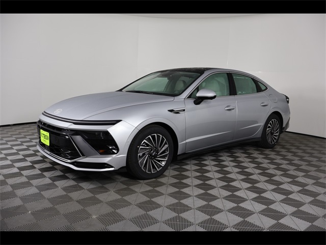 2026 Hyundai Sonata Hybrid Limited's photo