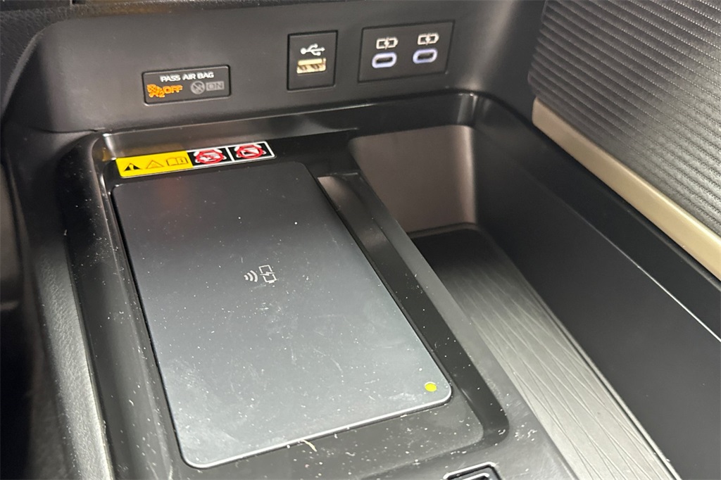 2025 Toyota Camry SE photo 19