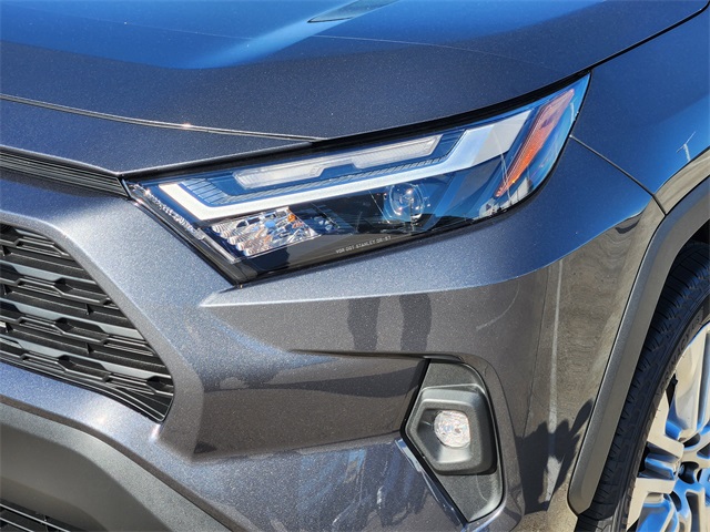 2025 Toyota RAV4 XLE Premium photo 3