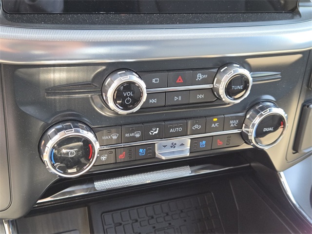 New 2025 Ford F-150 SuperCrew 6.5' Box Lariat