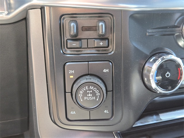 New 2025 Ford F-150 SuperCrew 6.5' Box Lariat