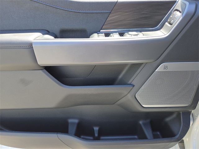 New 2025 Ford F-150 SuperCrew 6.5' Box Lariat