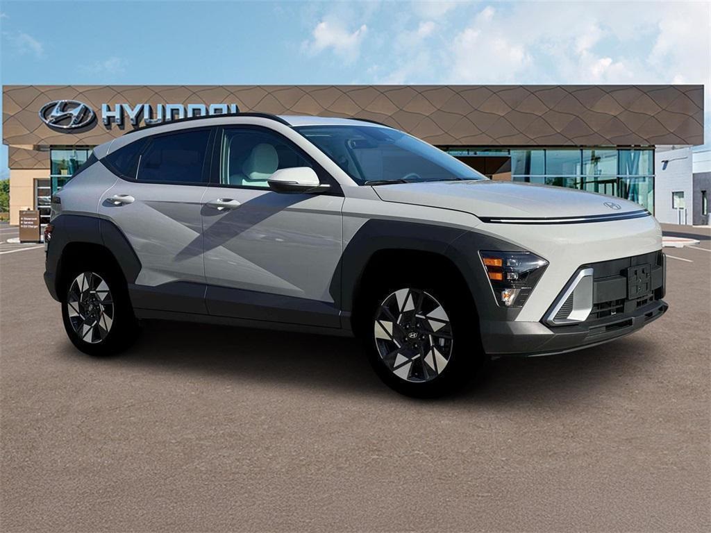 2025 Hyundai Kona SEL photo 9