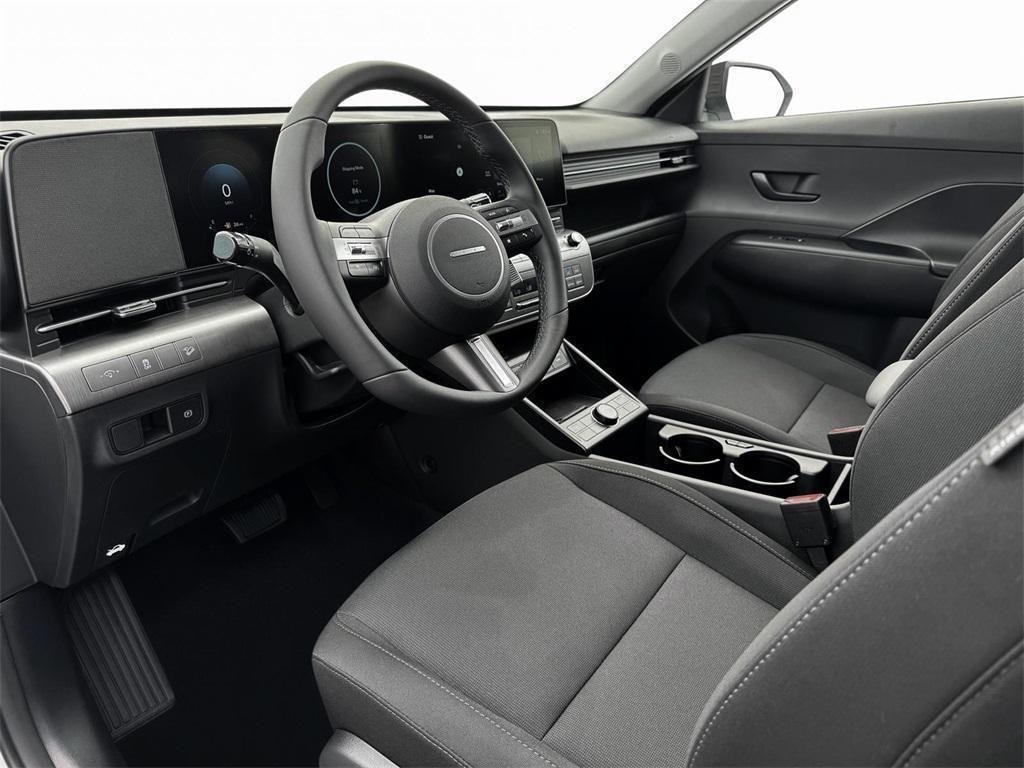 2025 Hyundai Kona SEL photo 13