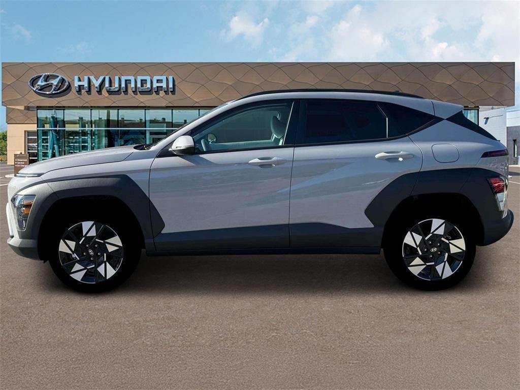 2025 Hyundai Kona SEL photo 2