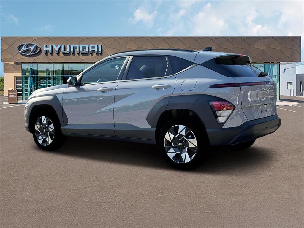 2025 Hyundai Kona SEL photo 3