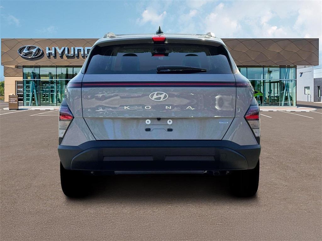 2025 Hyundai Kona SEL photo 5