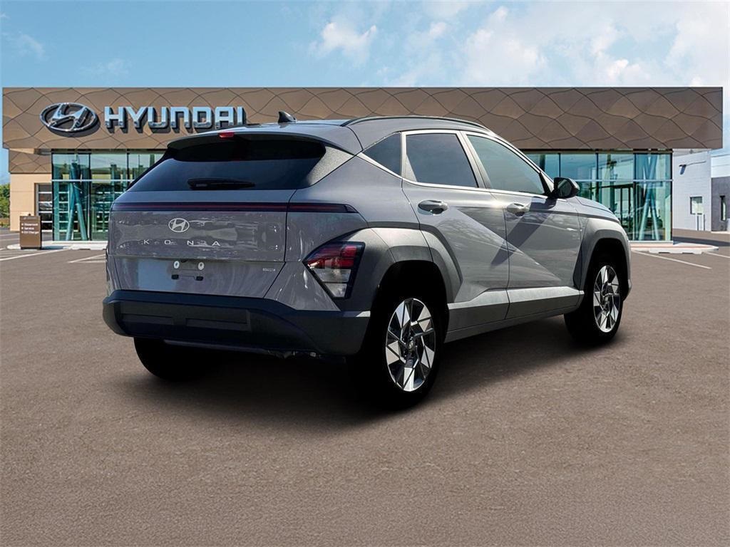 2025 Hyundai Kona SEL photo 6