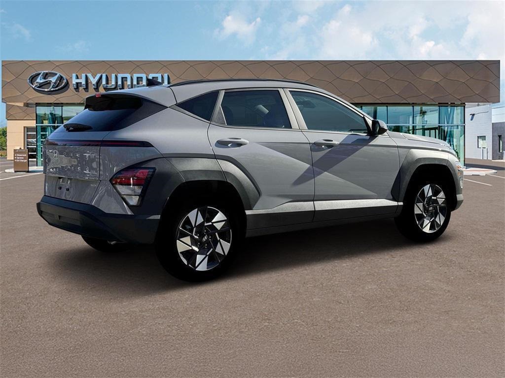 2025 Hyundai Kona SEL photo 7