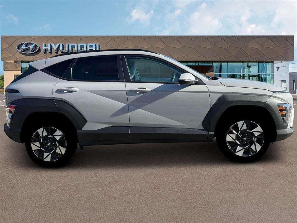 2025 Hyundai Kona SEL photo 8