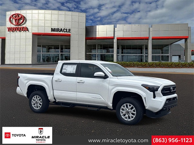 2025 Toyota Tacoma SR5's photo
