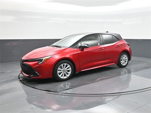 2025 Toyota Corolla Hatchback SE's photo