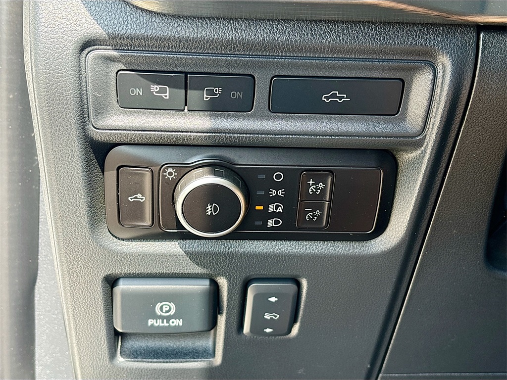 2023 Ford F-150 Lariat photo 10