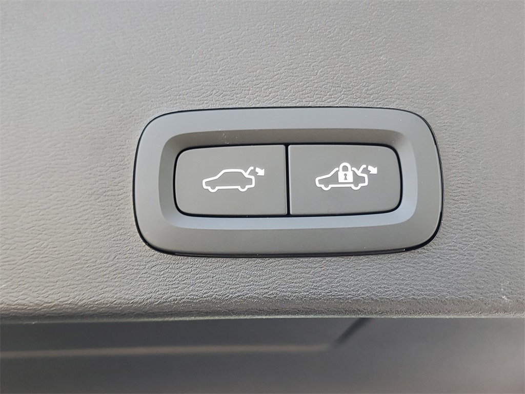 used 2025 Volvo XC40 car, priced at $27,895