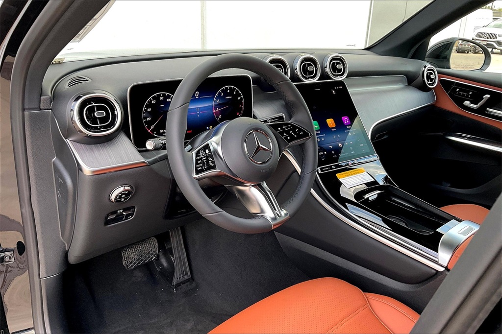 2026 Mercedes Benz GLC 300 photo 4