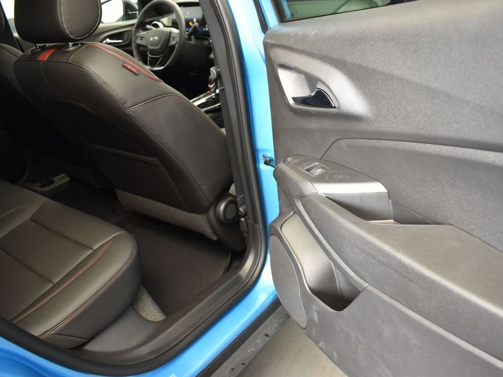 2025 Marina Blue Chevrolet Trax 2RS FWD SUV