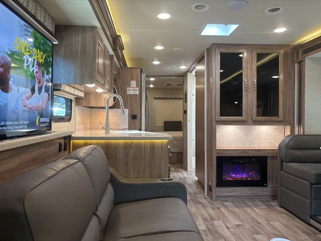 Used 2019 Ford F-53 DRW RWD Motorhome for sale #SP1416A - photo 106