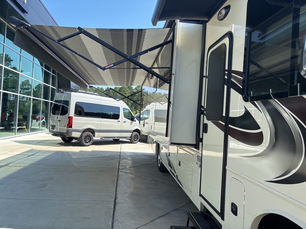 Used 2019 Ford F-53 DRW RWD Motorhome for sale #SP1416A - photo 11