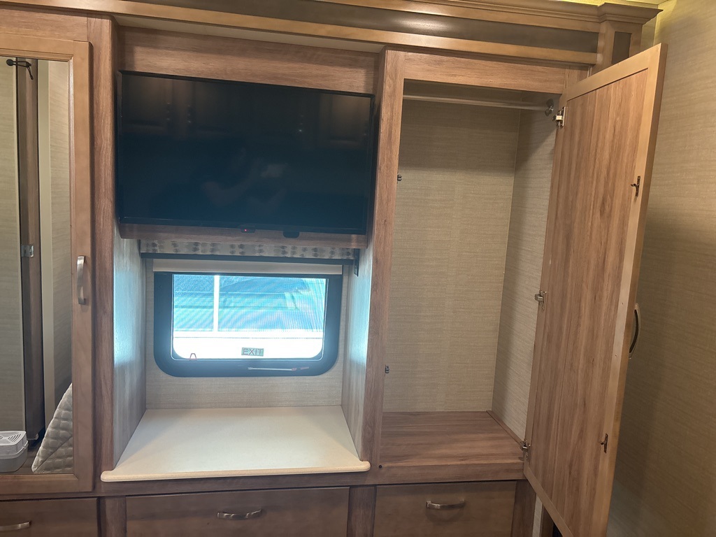 Used 2019 Ford F-53 DRW RWD Motorhome for sale #SP1416A - photo 74