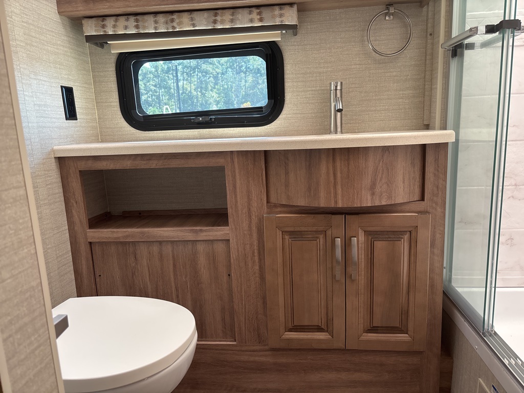 Used 2019 Ford F-53 DRW RWD Motorhome for sale #SP1416A - photo 77
