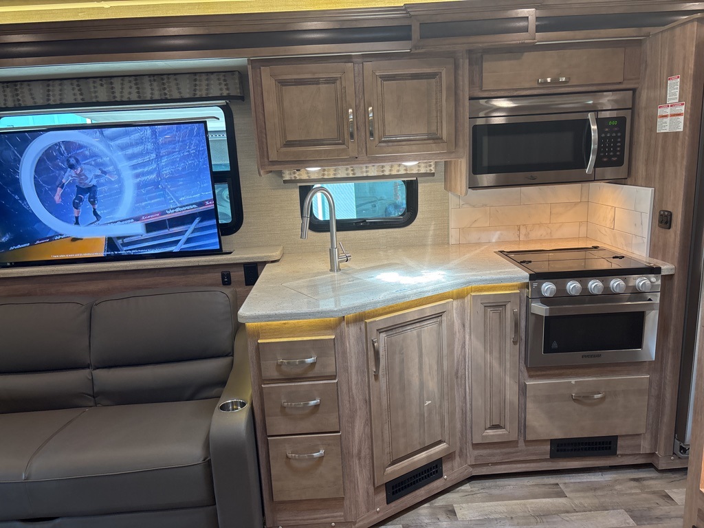 Used 2019 Ford F-53 DRW RWD Motorhome for sale #SP1416A - photo 91