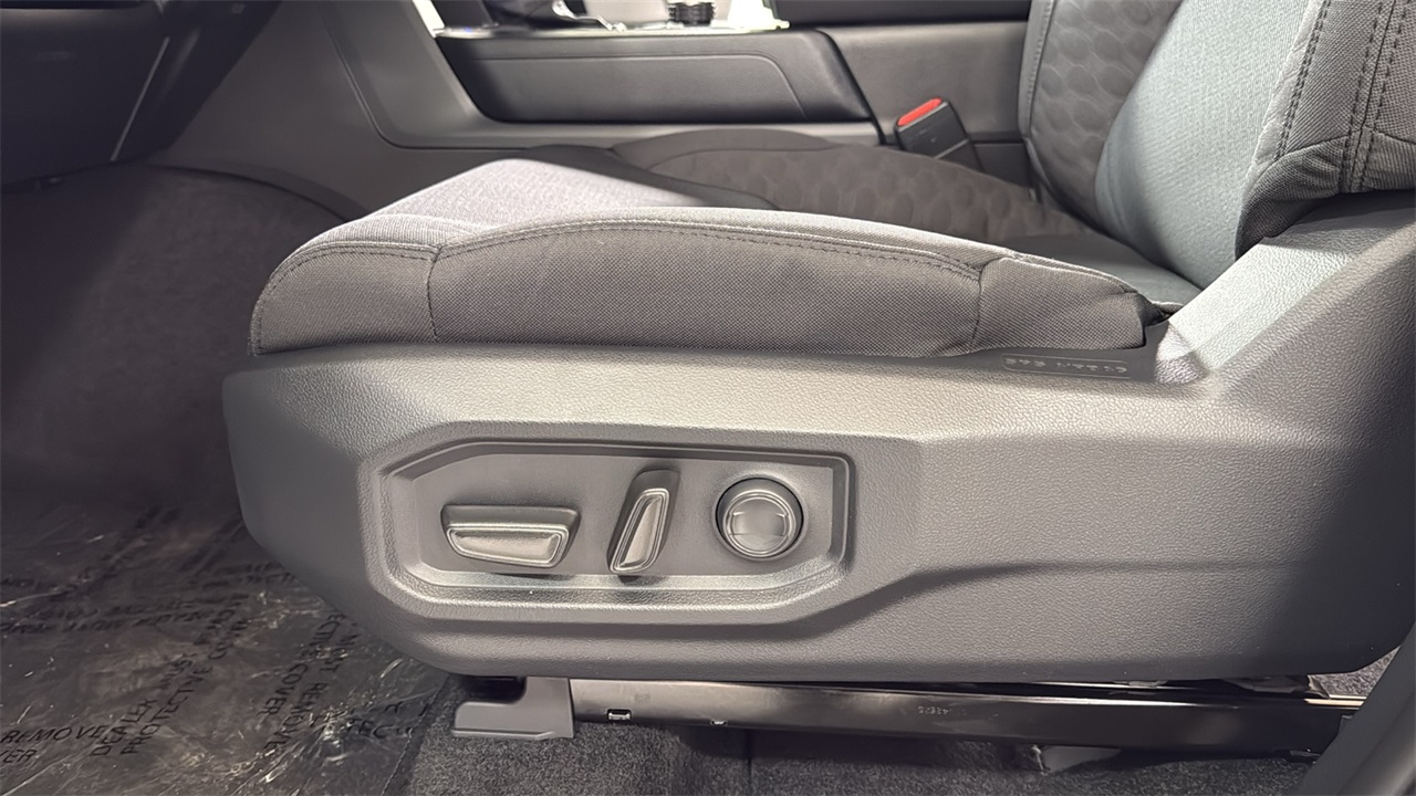 2026 Toyota Tundra SR5 CrewMax photo 13