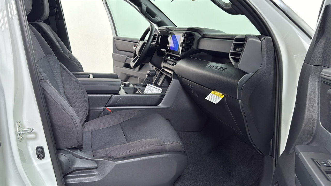 2026 Toyota Tundra SR5 CrewMax photo 17