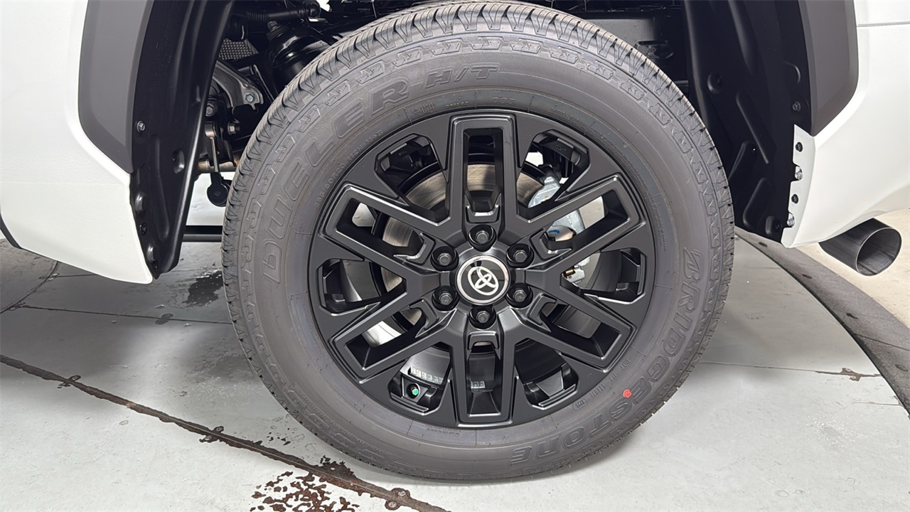 2026 Toyota Tundra SR5 CrewMax photo 22