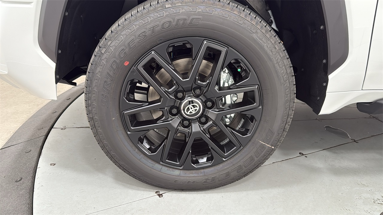 2026 Toyota Tundra SR5 CrewMax photo 23