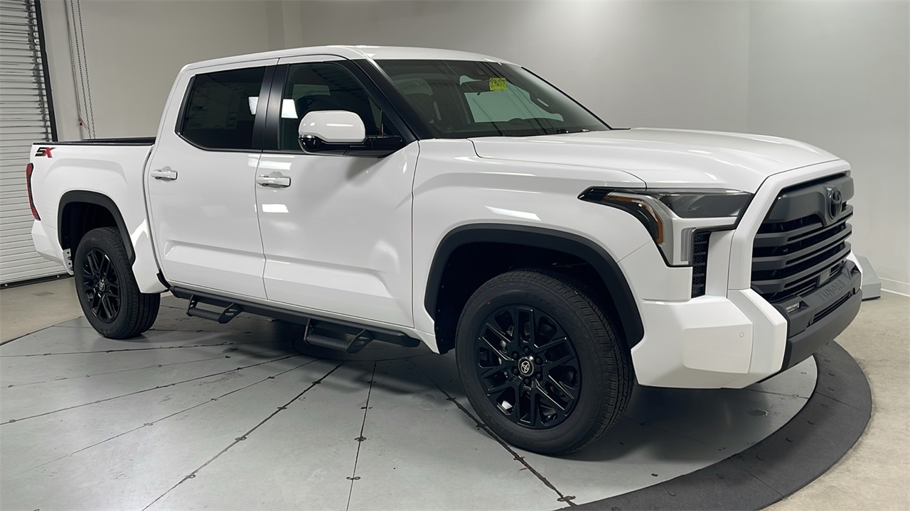 2026 Toyota Tundra SR5 CrewMax photo 3