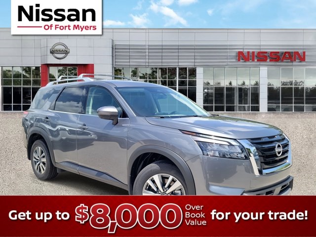 2025 Gun Metallic Nissan Pathfinder SL FWD SUV
