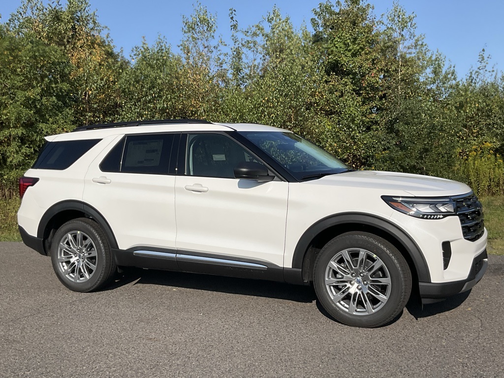 2025 Ford Explorer Active's photo