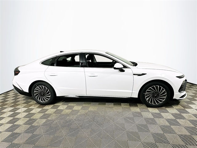 Sonata Hybrid SEL