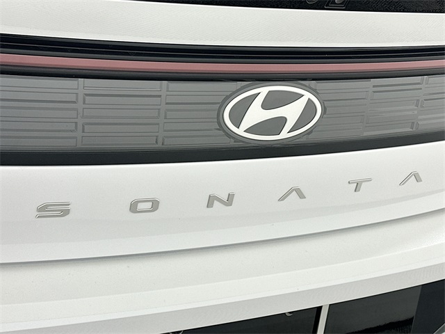 Sonata Hybrid SEL